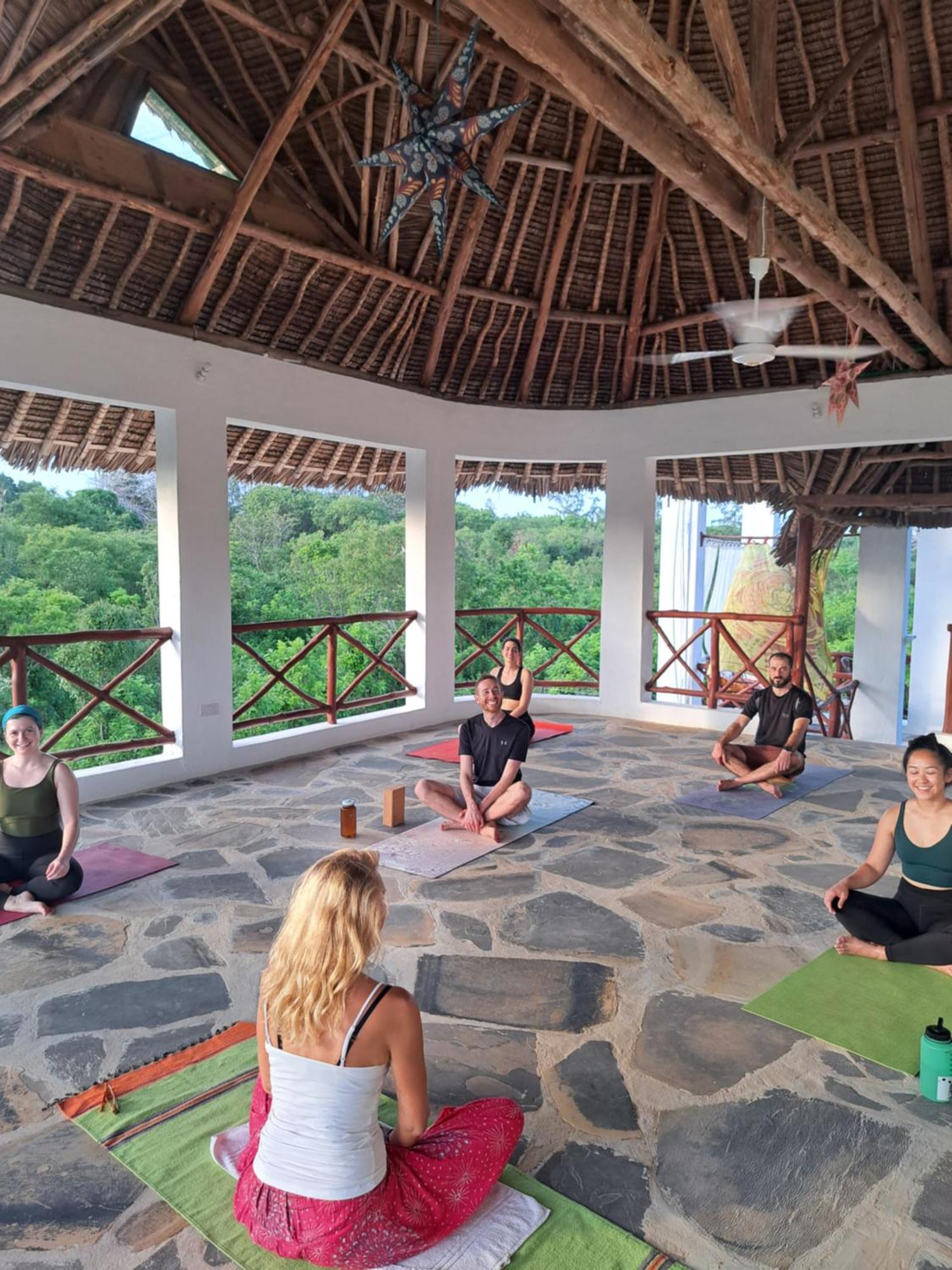 Diani Yoga Barn Bed & Breakfast Ukunda Eksteriør bilde